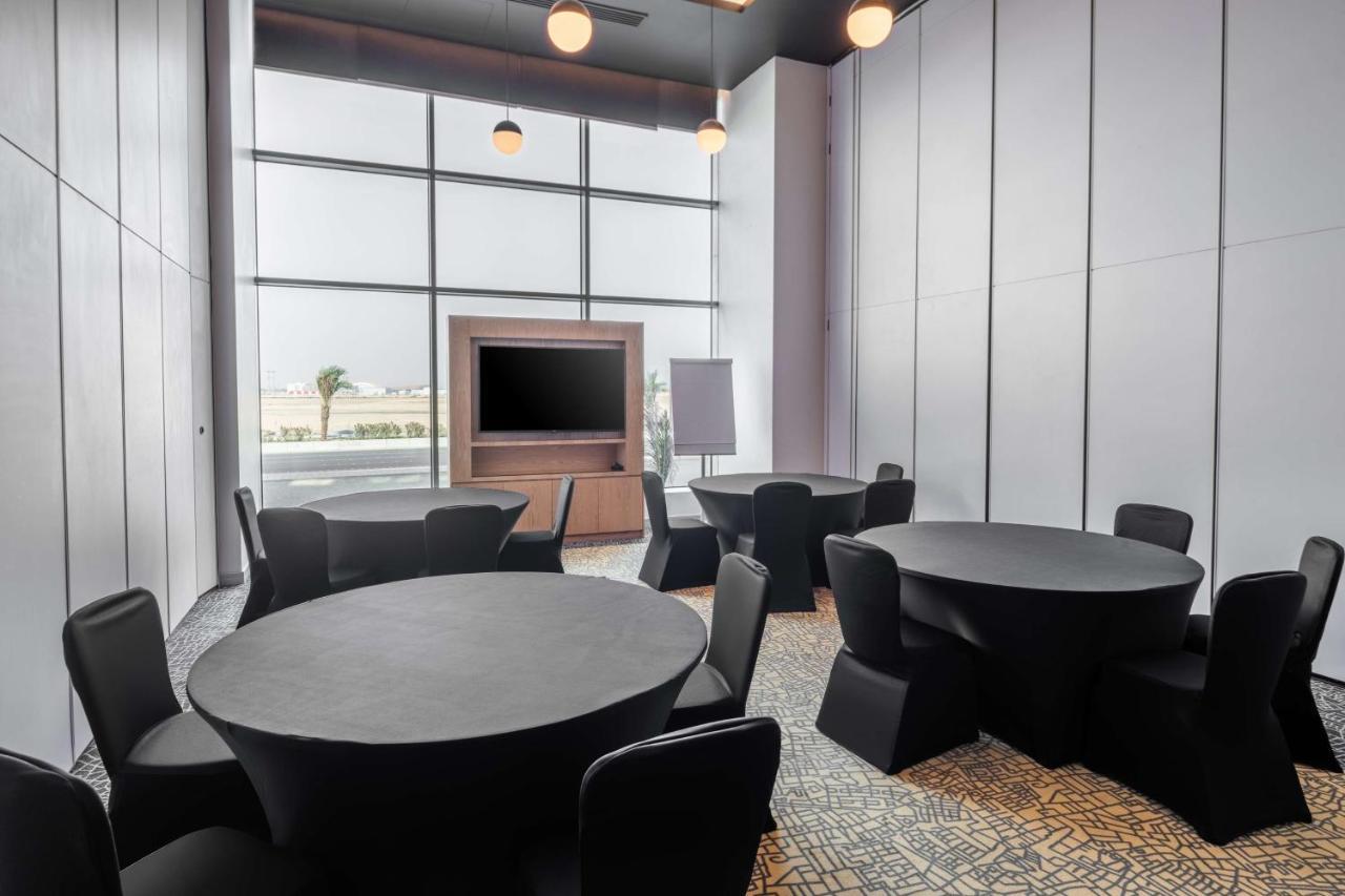 Park Inn By Radisson Jeddah Madinah Road Exterior photo
